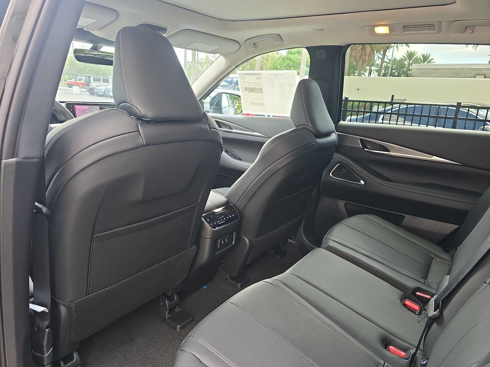 2027 INFINITI QX60 LUXE