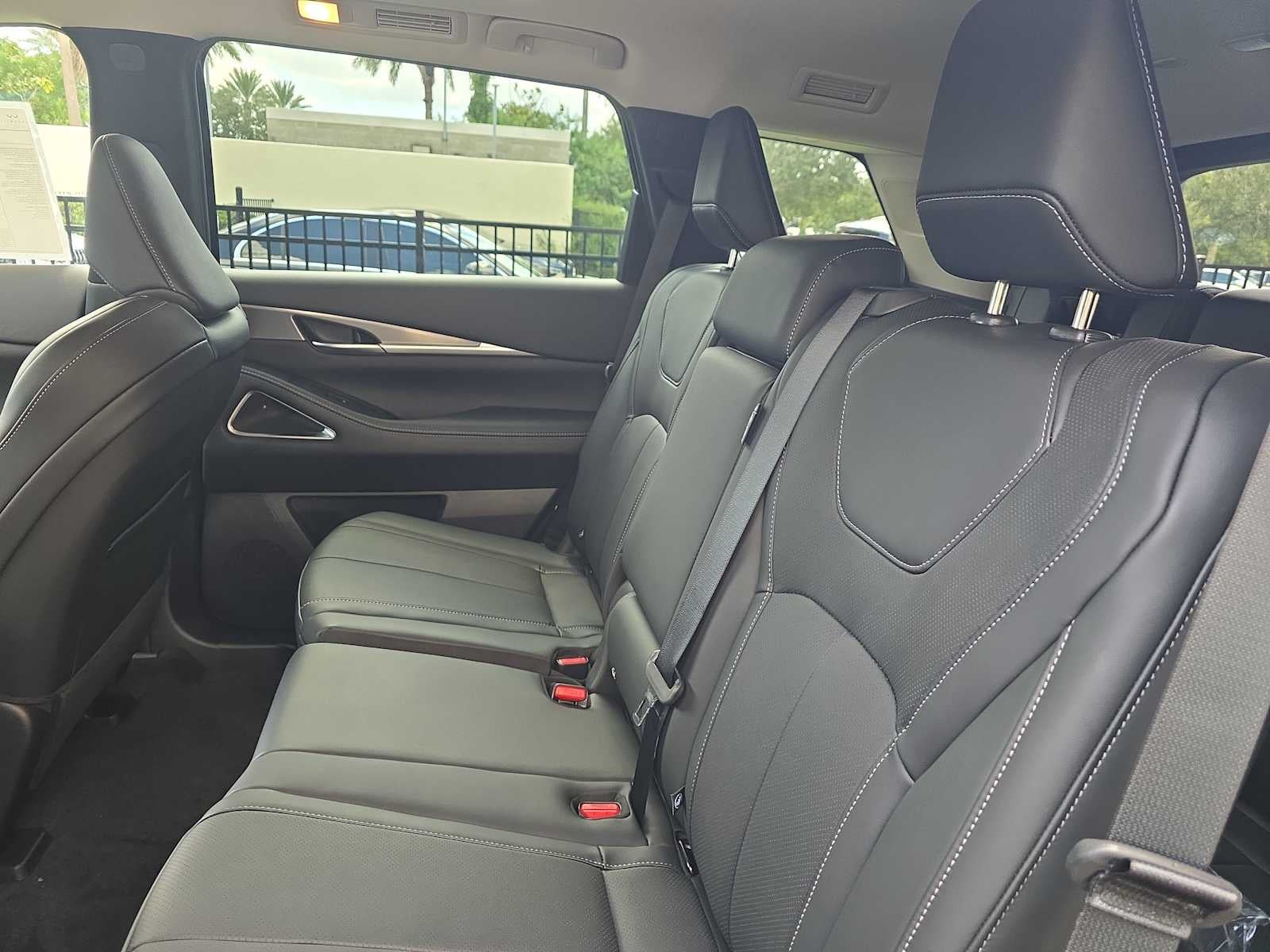 2027 INFINITI QX60 LUXE