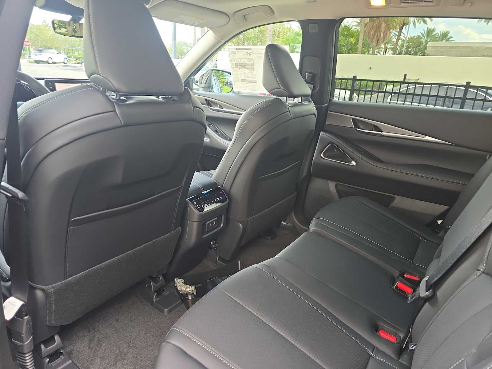 2027 INFINITI QX60 LUXE