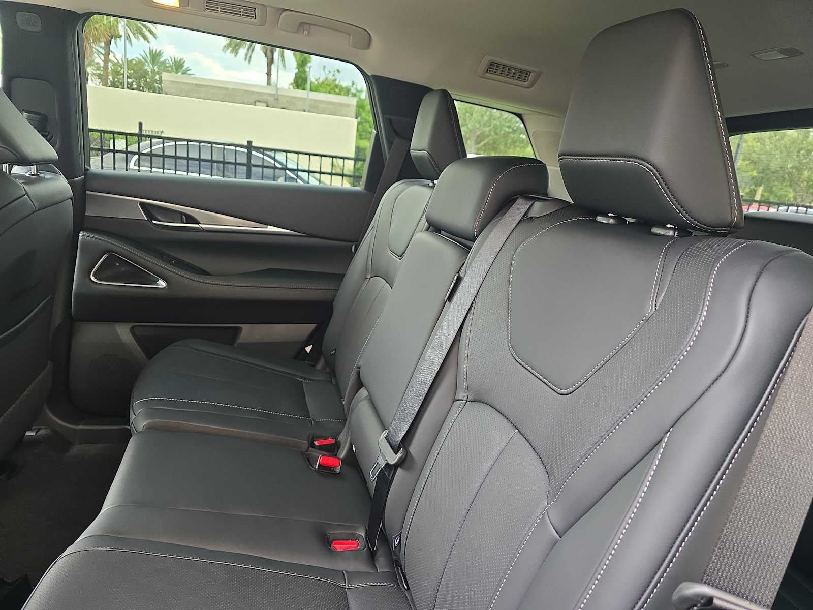 2027 INFINITI QX60 LUXE