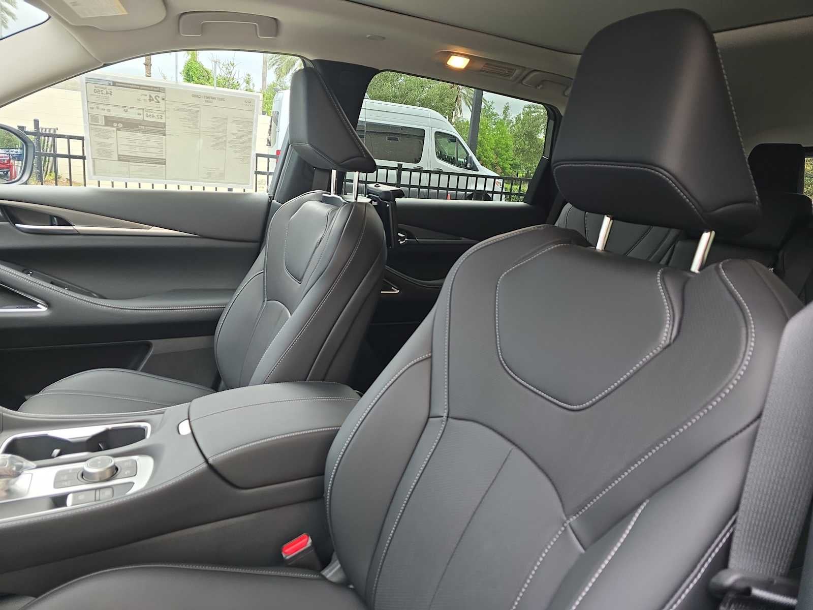 2027 INFINITI QX60 LUXE