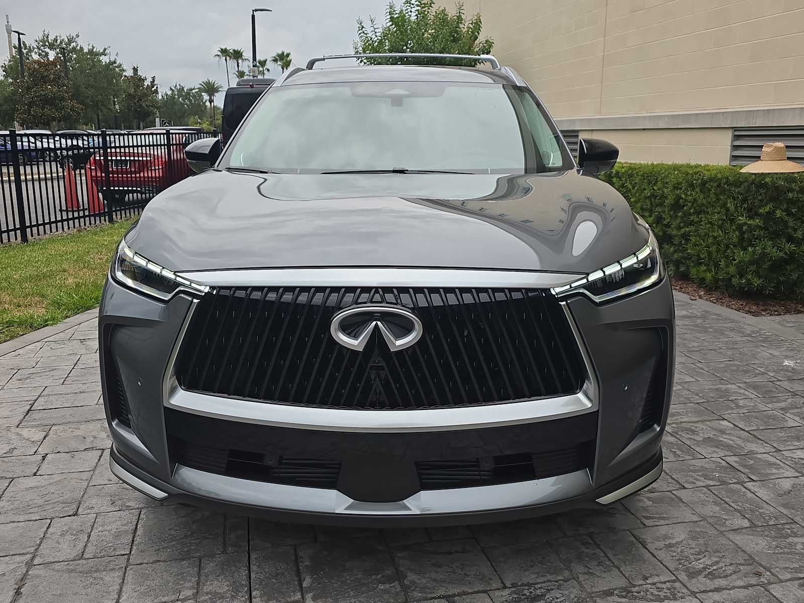 2027 INFINITI QX60 LUXE