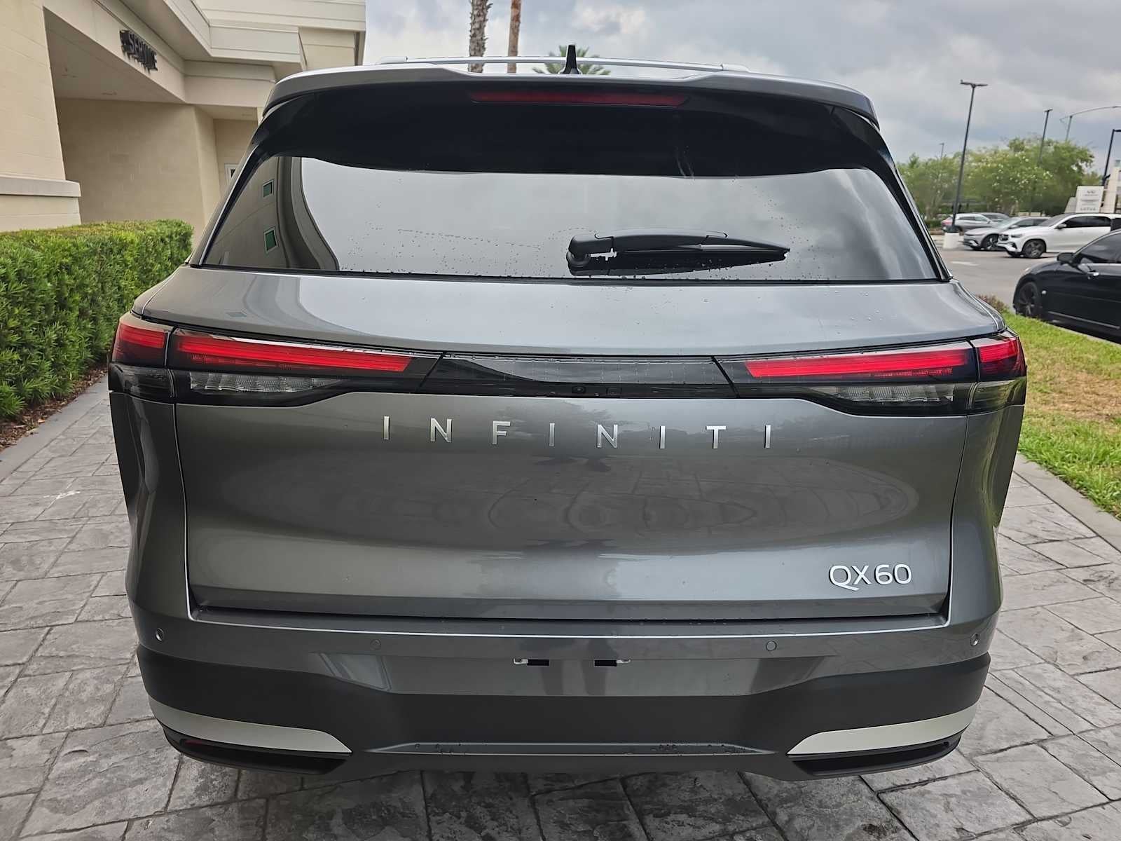 2027 INFINITI QX60 LUXE