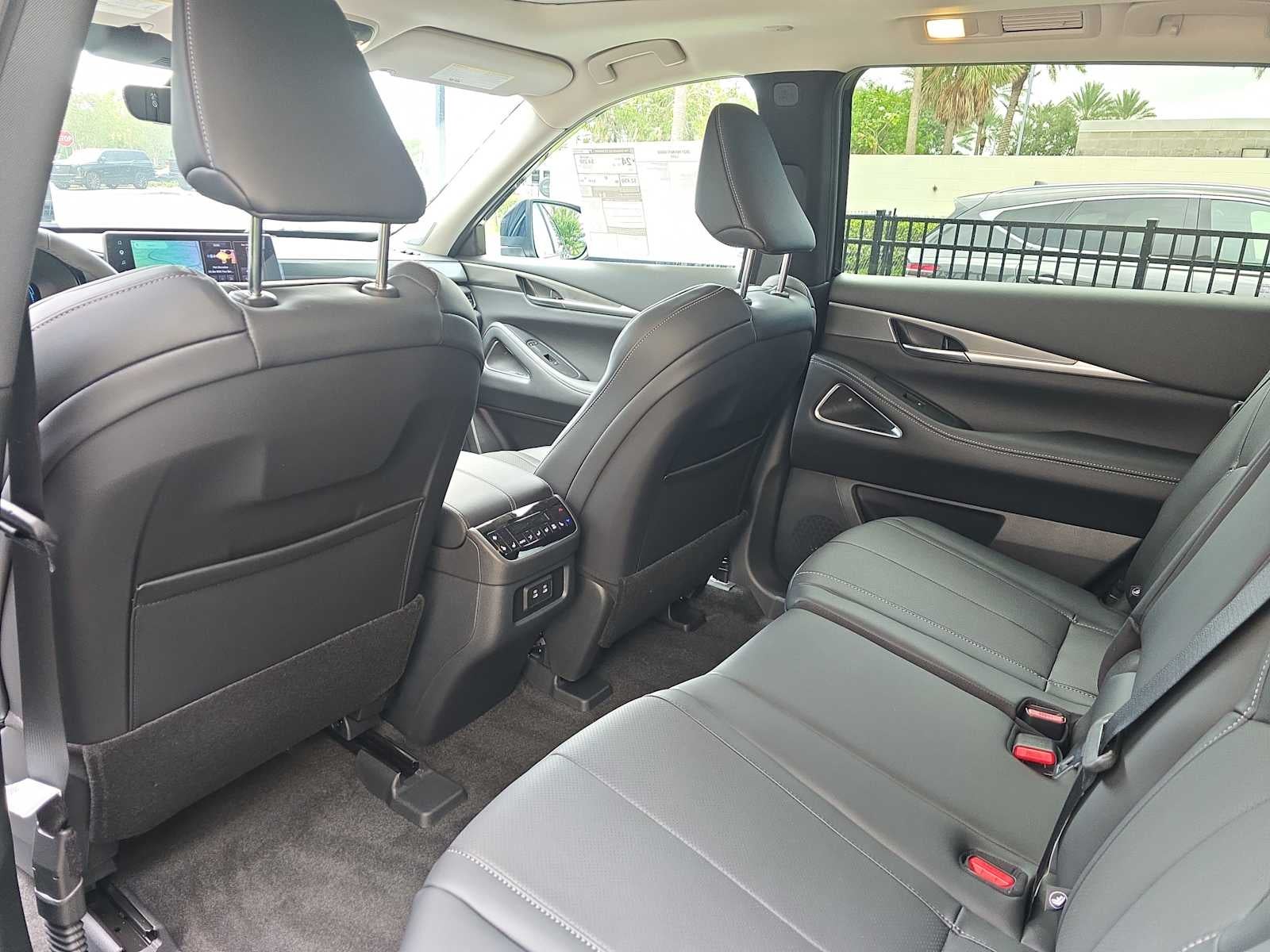 2027 INFINITI QX60 LUXE