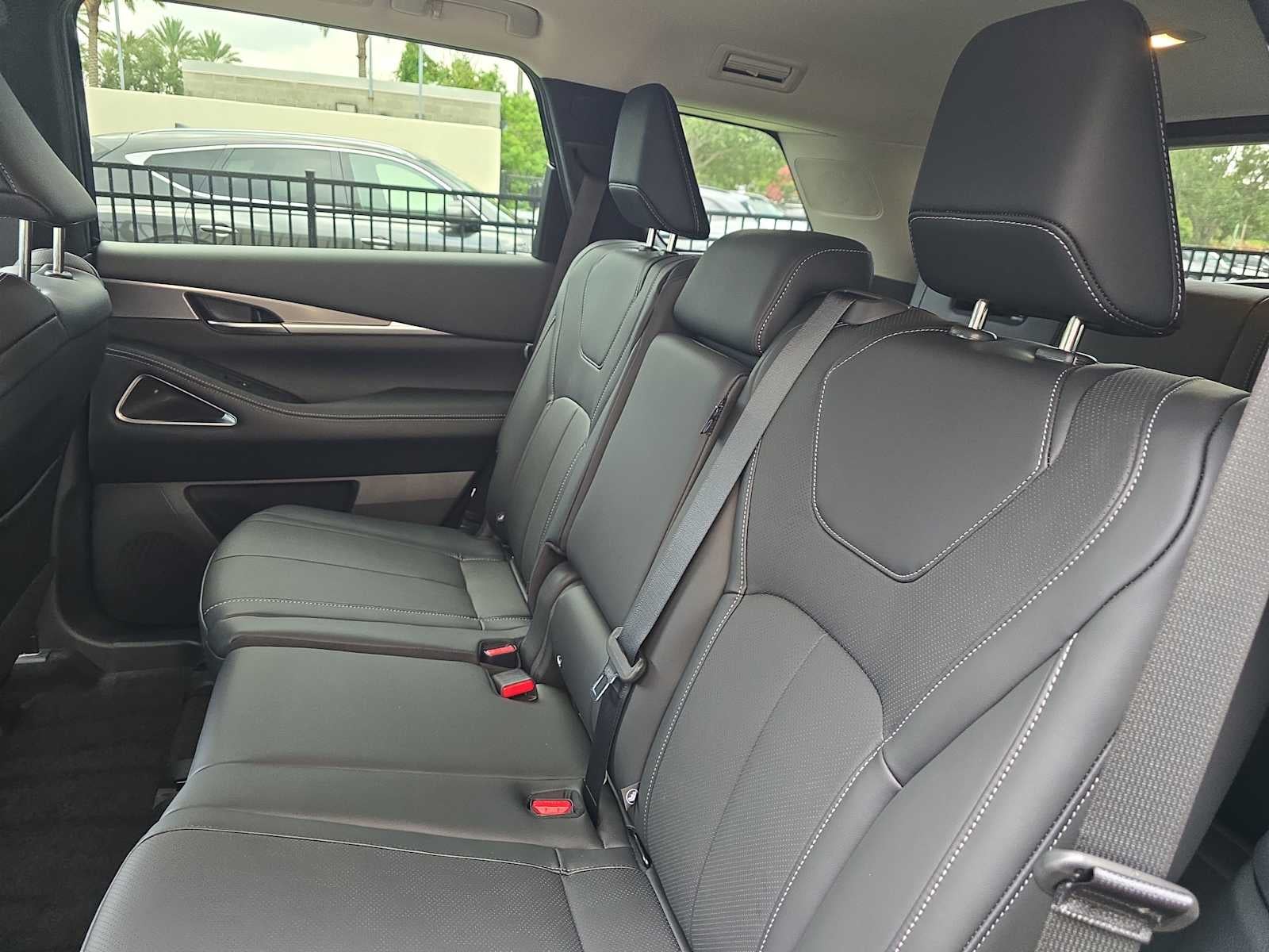 2027 INFINITI QX60 LUXE