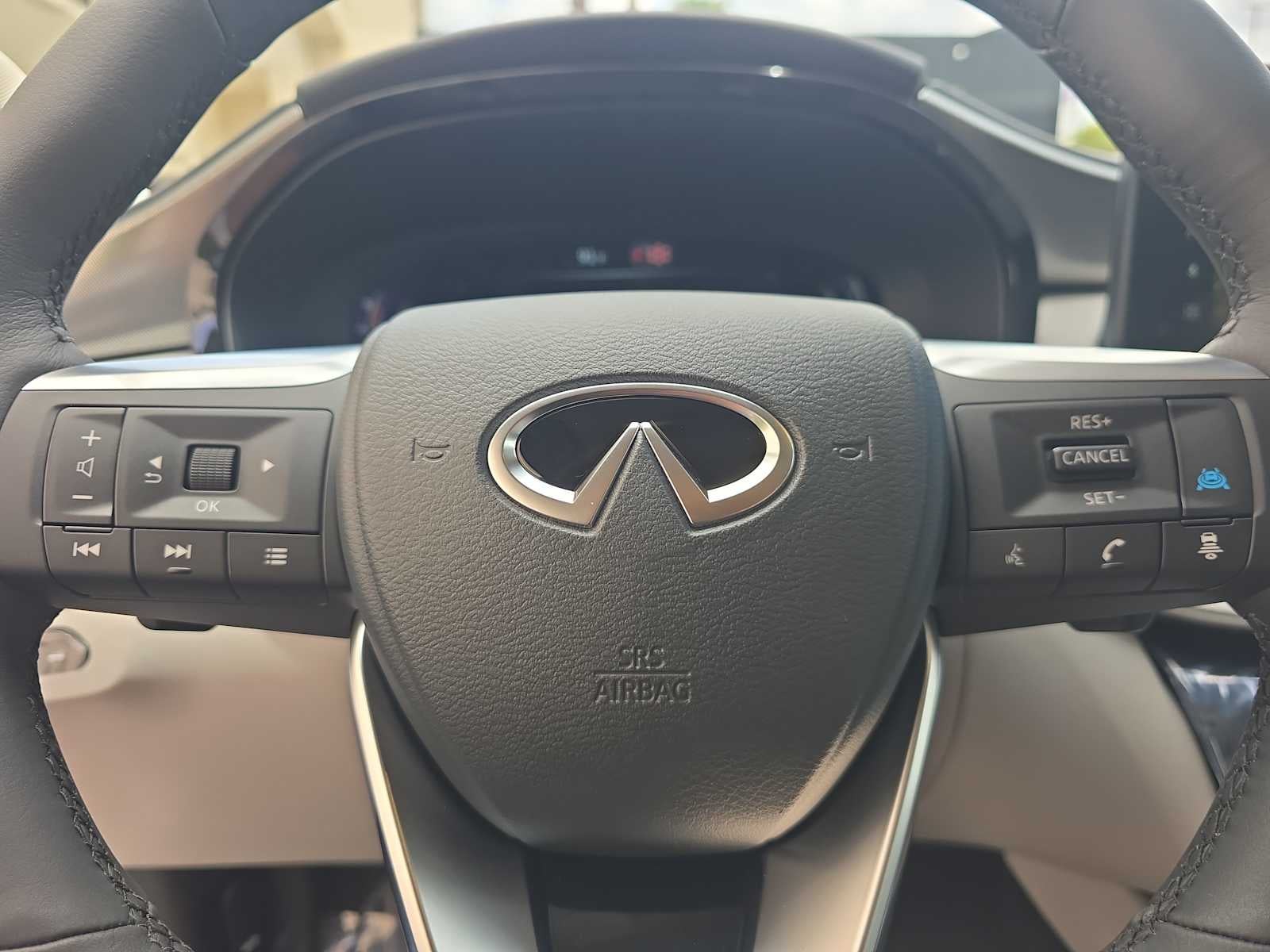 2027 INFINITI QX60 LUXE