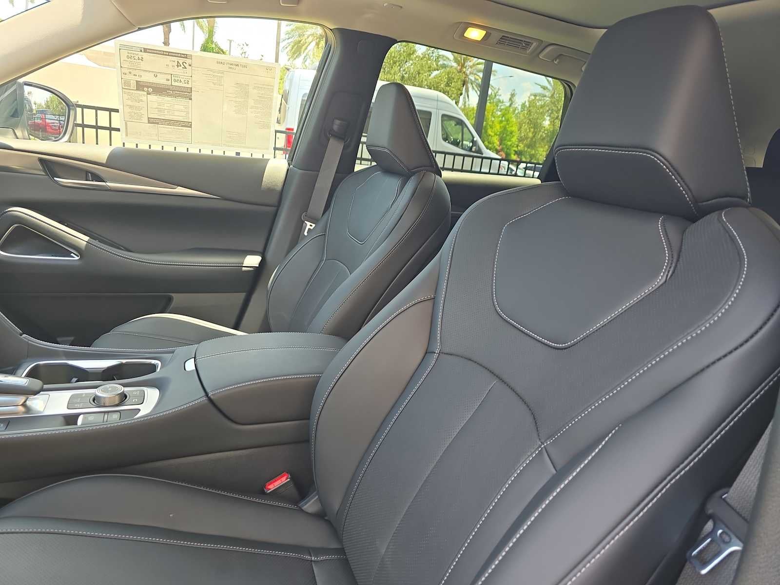 2027 INFINITI QX60 LUXE