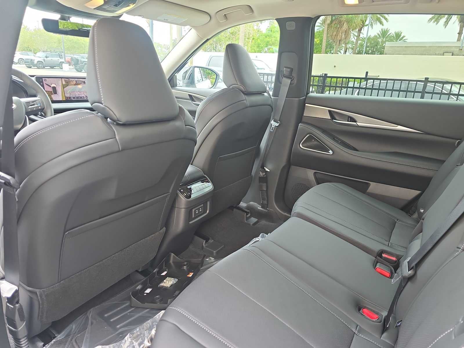 2027 INFINITI QX60 LUXE