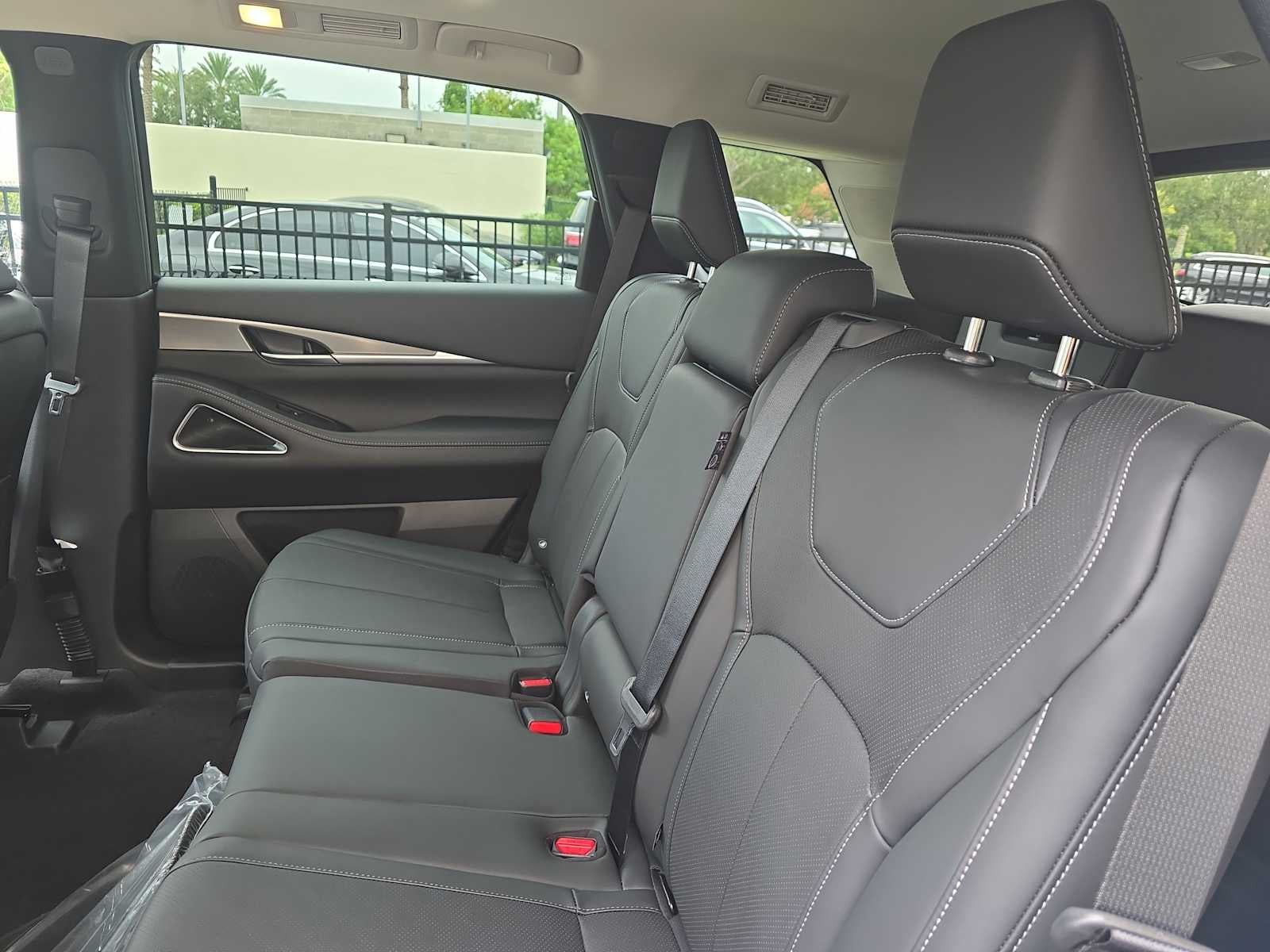 2027 INFINITI QX60 LUXE