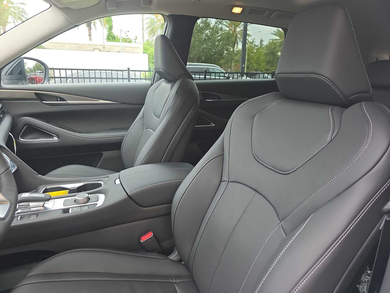 2027 INFINITI QX60 LUXE