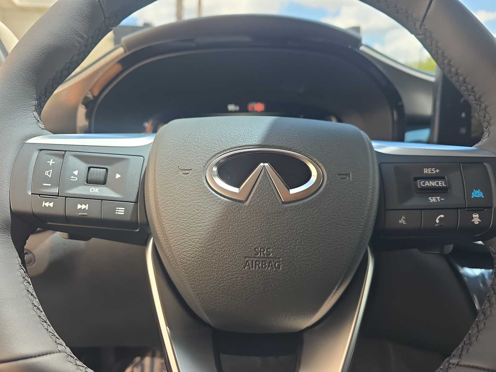 2027 INFINITI QX60 LUXE