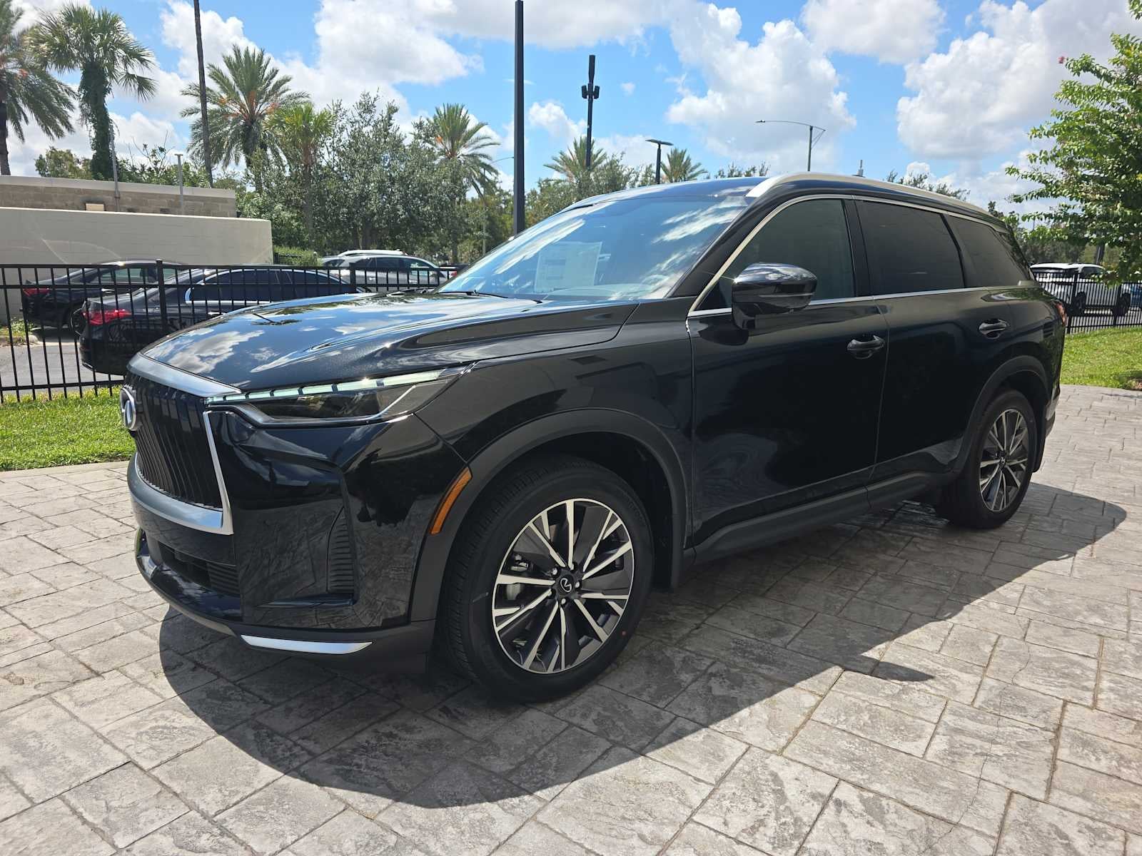 2027 INFINITI QX60 LUXE