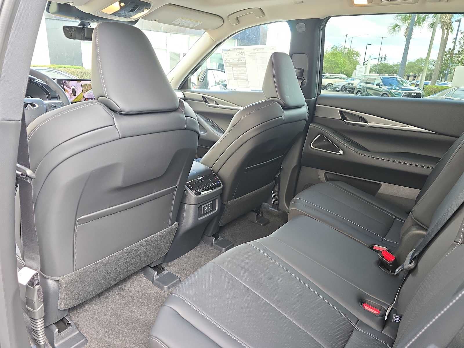 2027 INFINITI QX60 LUXE