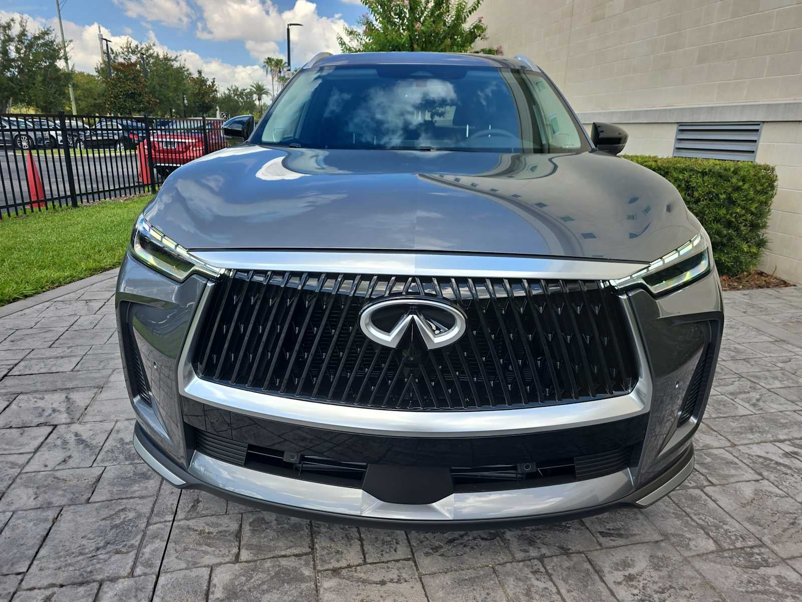 2027 INFINITI QX60 LUXE
