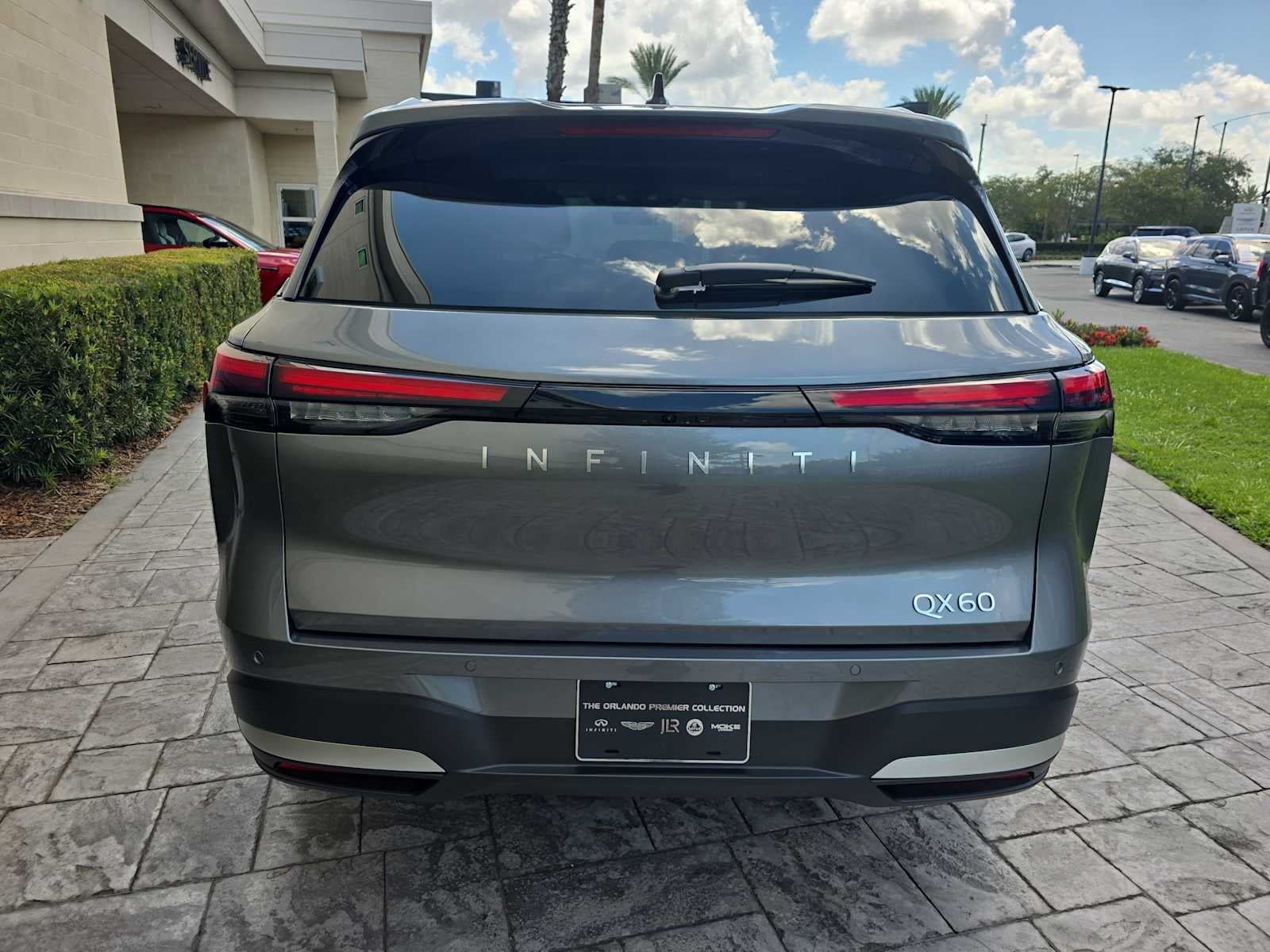 2027 INFINITI QX60 LUXE