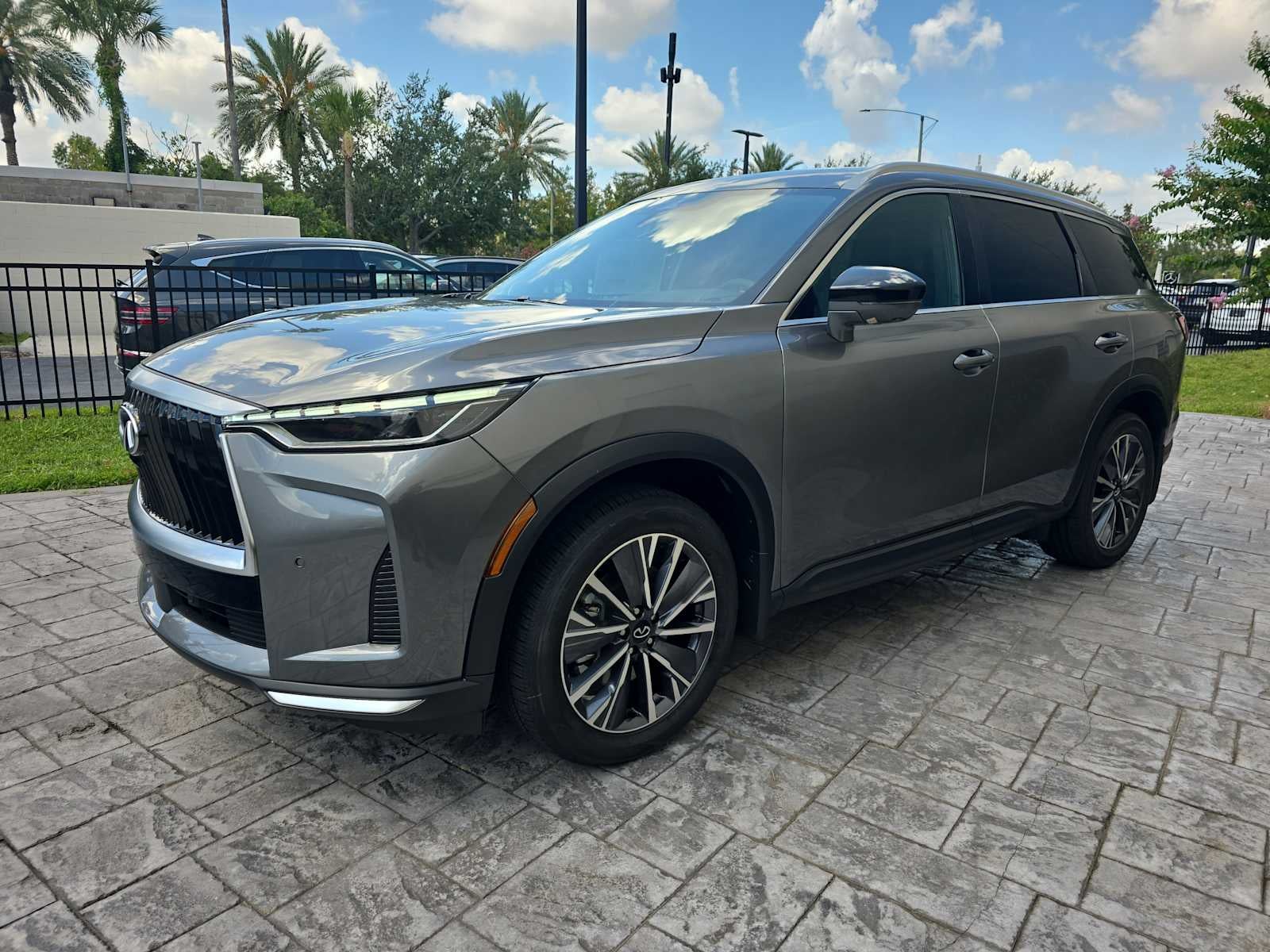 2027 INFINITI QX60 LUXE