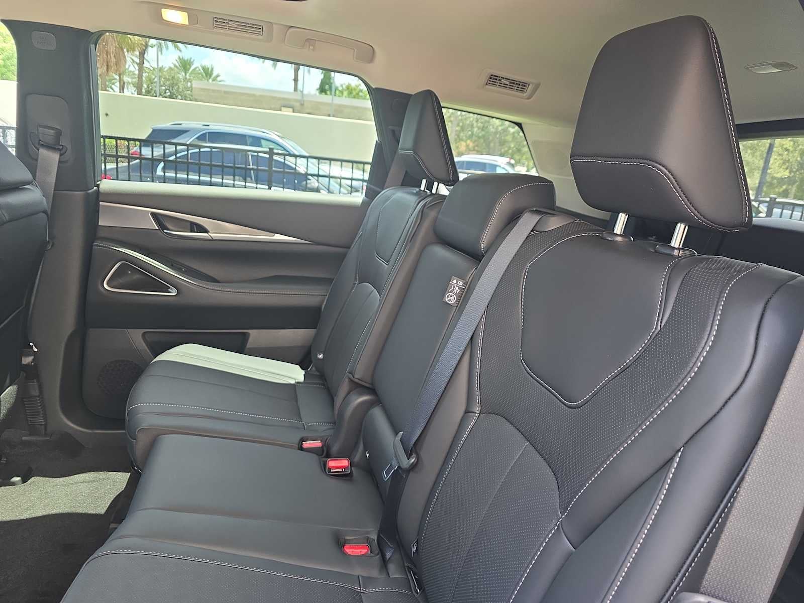 2027 INFINITI QX60 LUXE