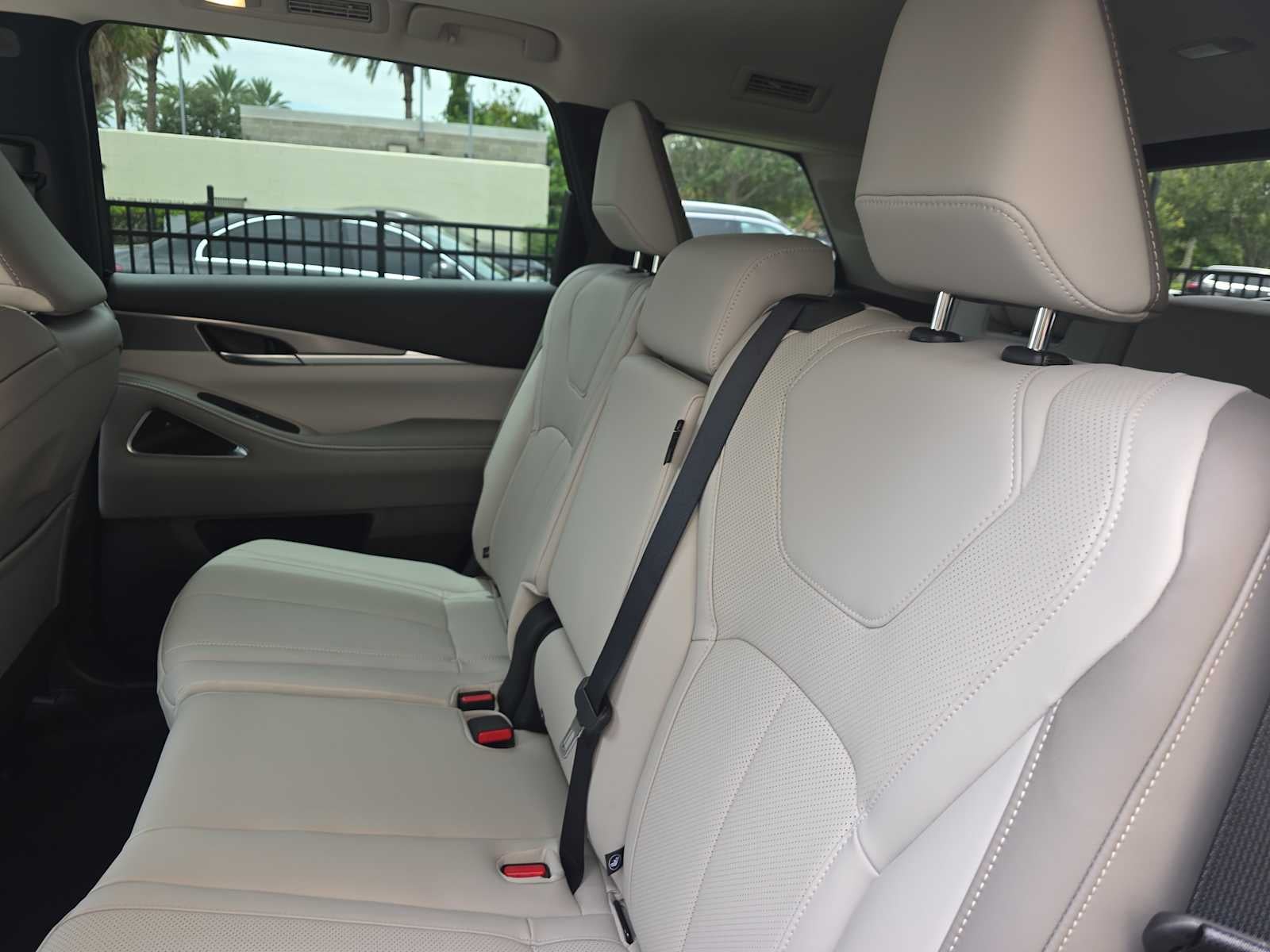 2027 INFINITI QX60 LUXE