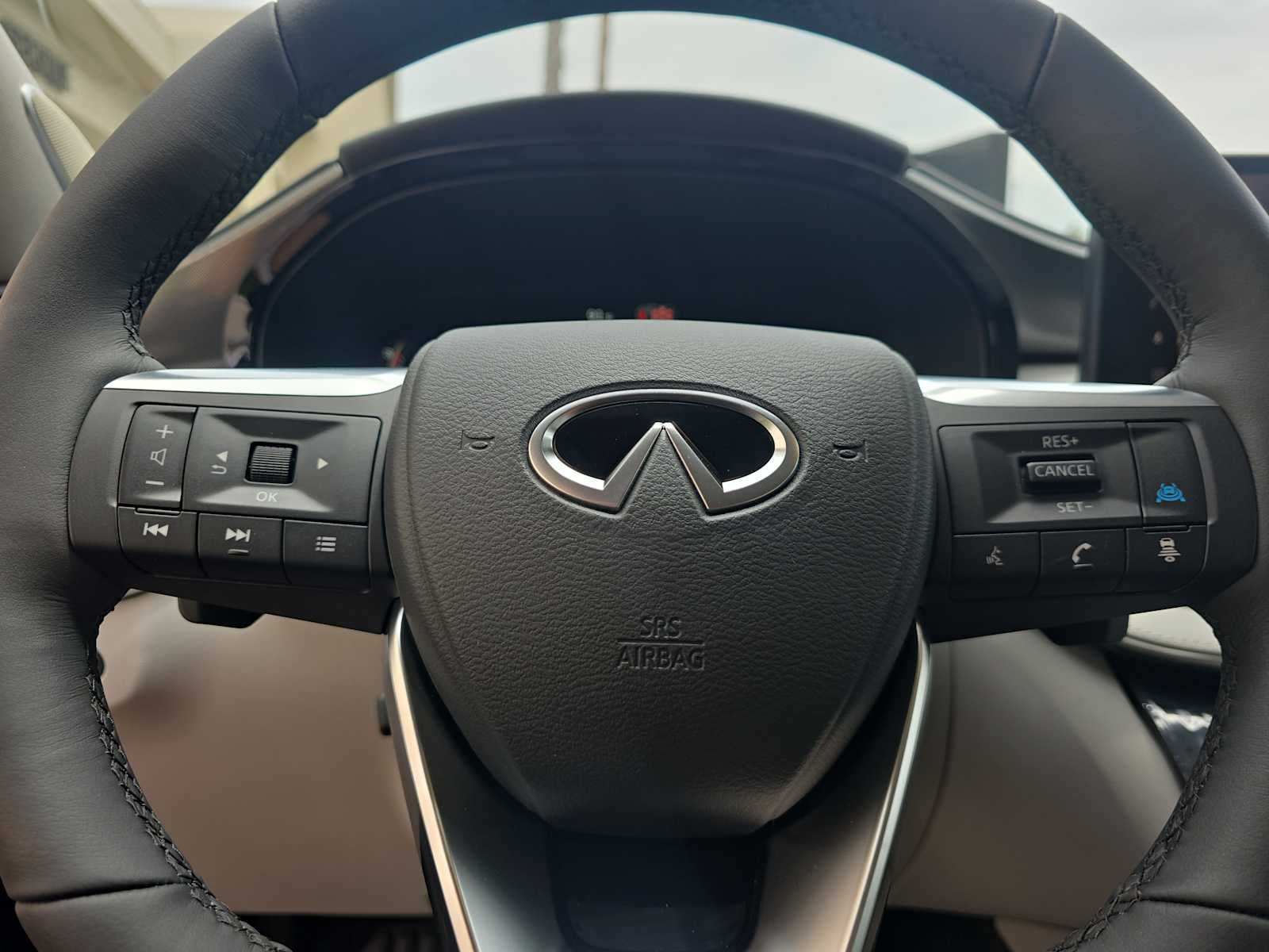 2027 INFINITI QX60 LUXE