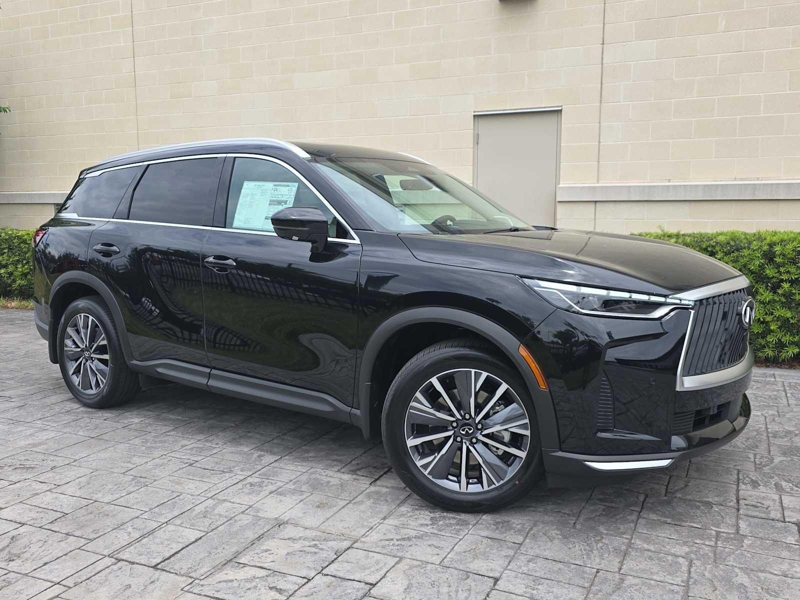 2027 INFINITI QX60 LUXE