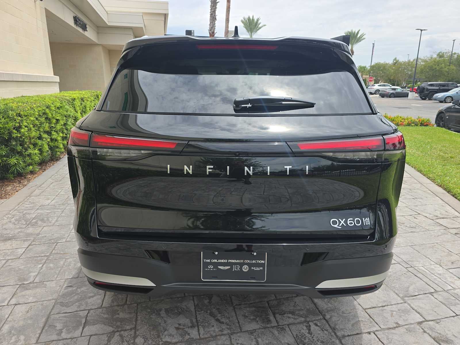 2027 INFINITI QX60 LUXE