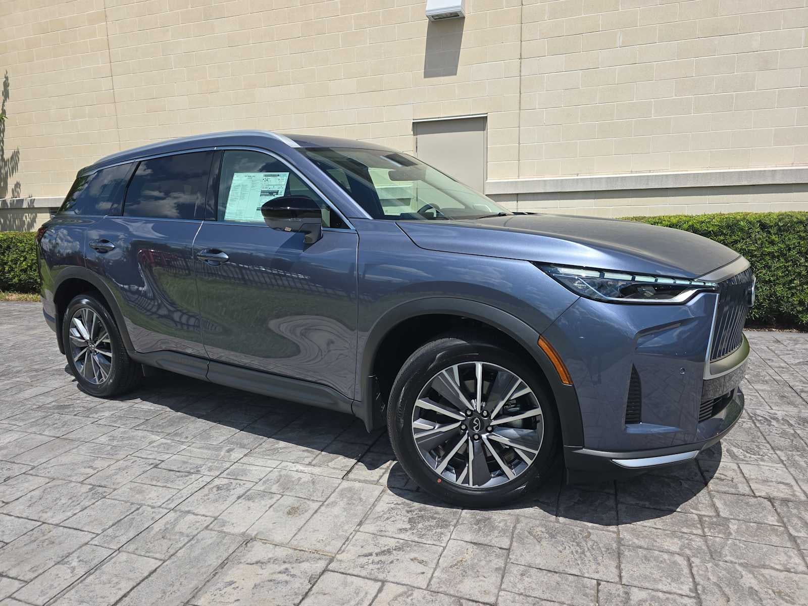 2027 INFINITI QX60 LUXE