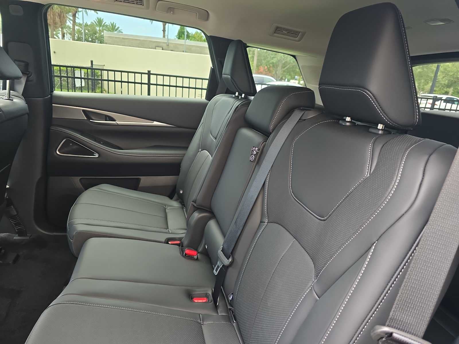 2027 INFINITI QX60 LUXE