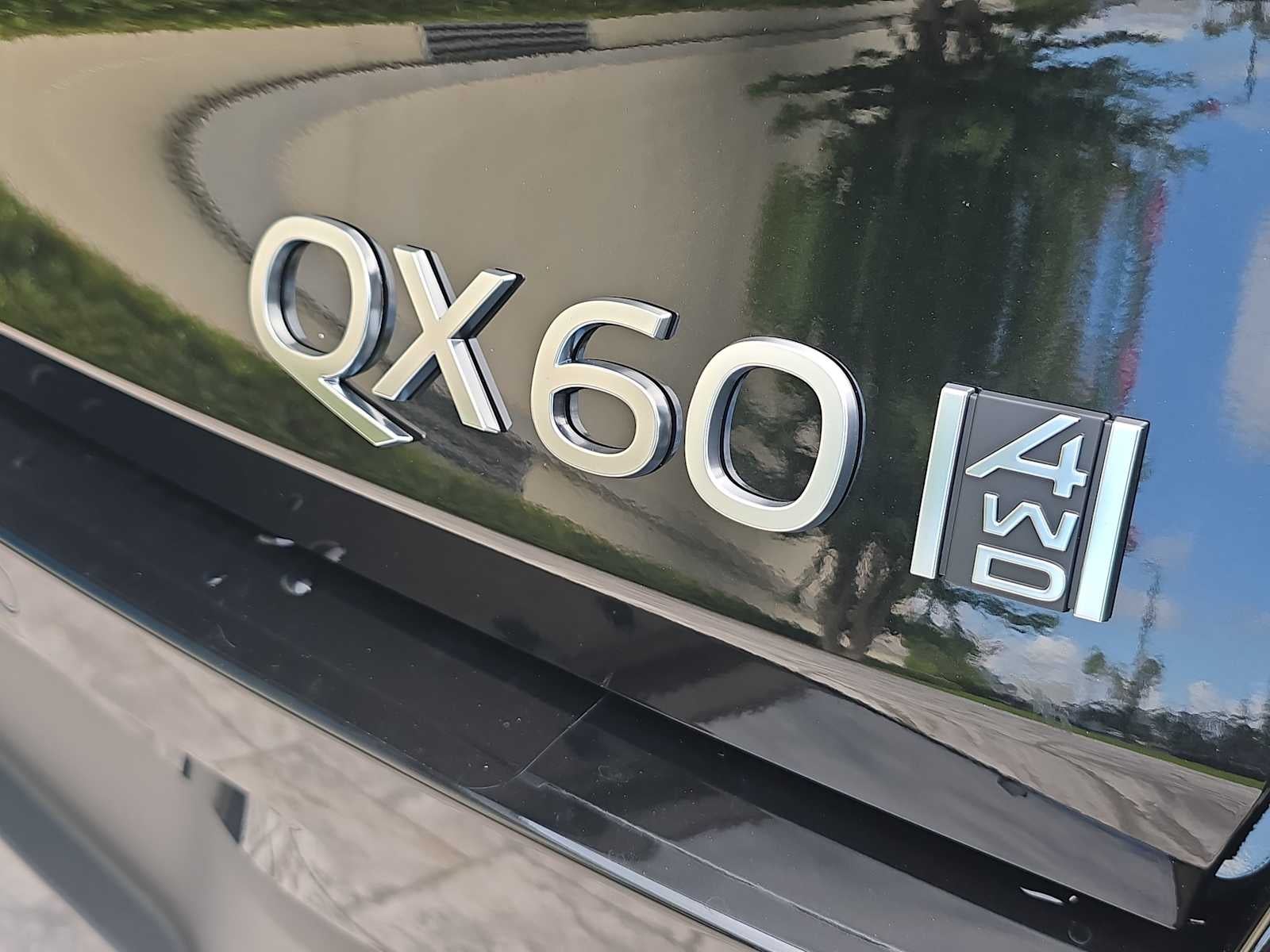 2027 INFINITI QX60 LUXE