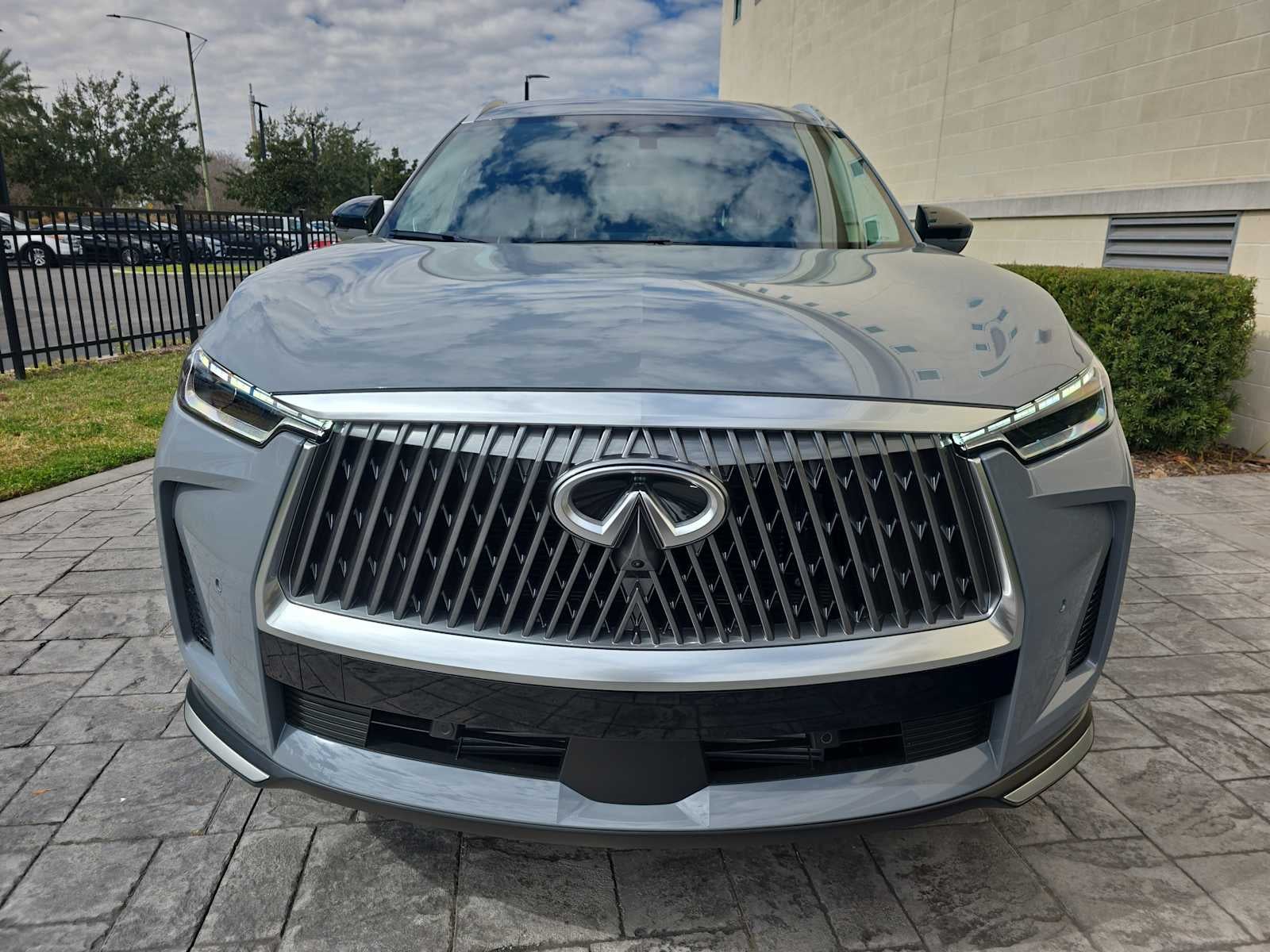 2026 INFINITI QX60 LUXE
