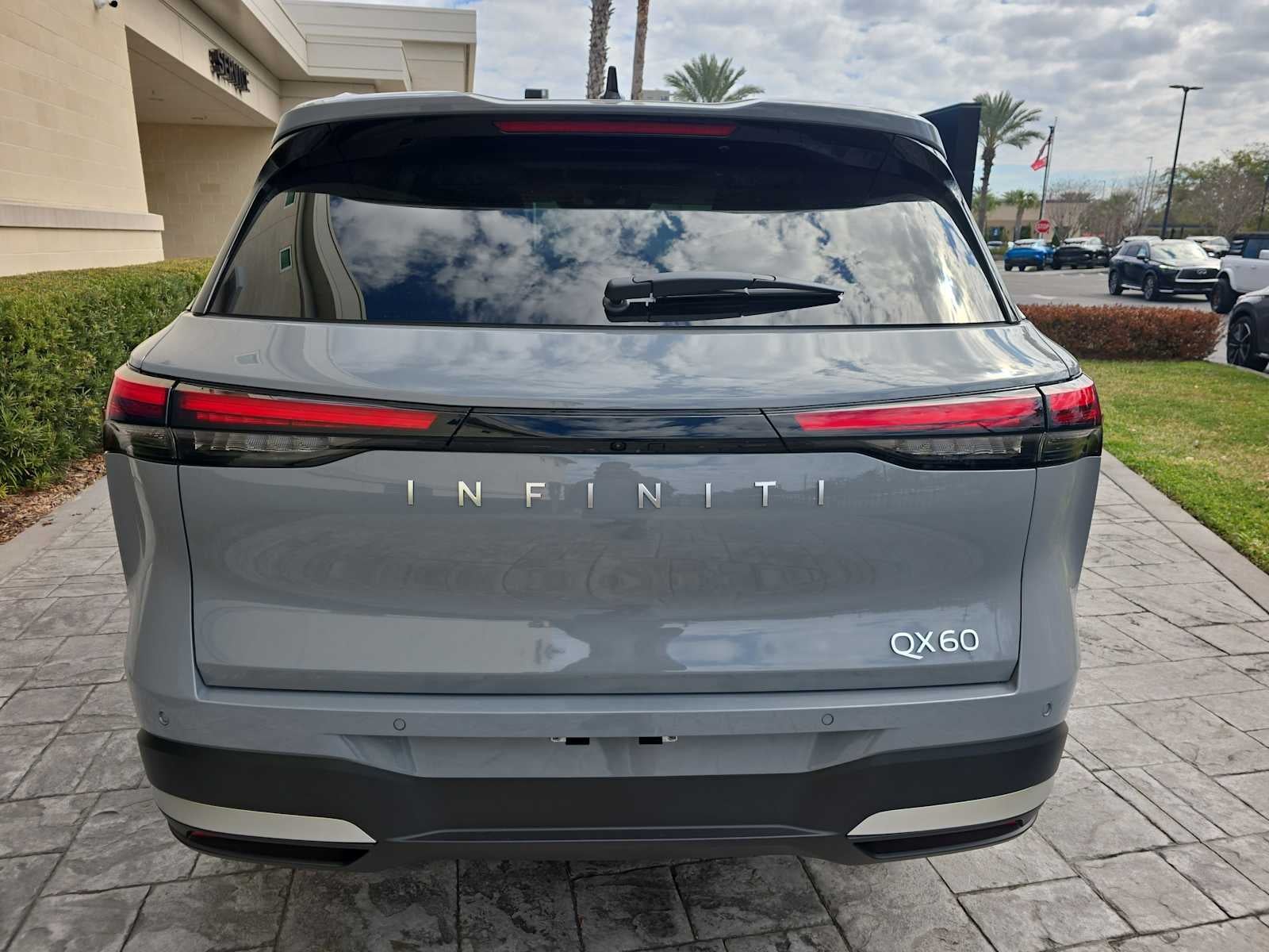 2026 INFINITI QX60 LUXE