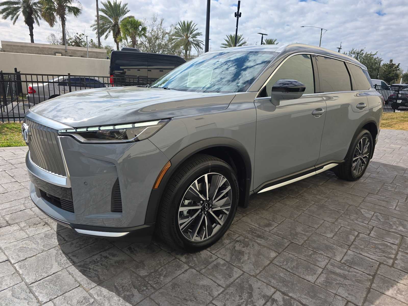 2026 INFINITI QX60 LUXE