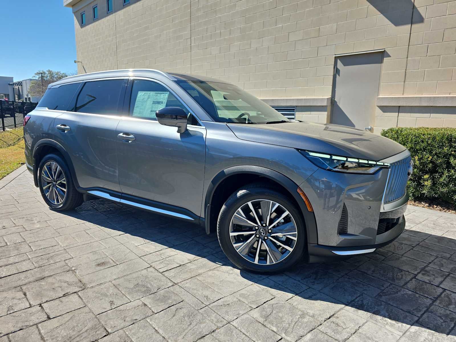 2026 INFINITI QX60 LUXE