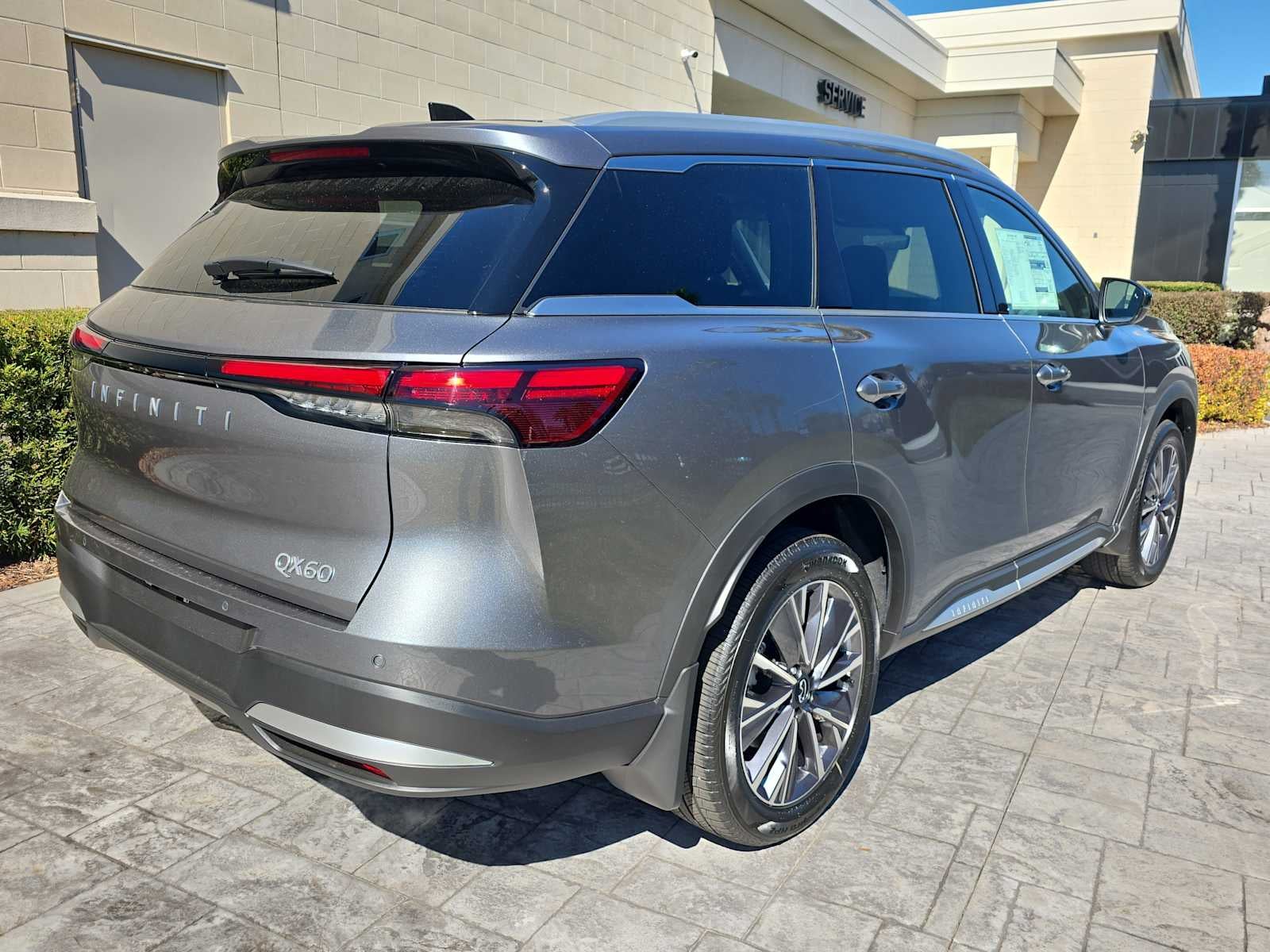2026 INFINITI QX60 LUXE