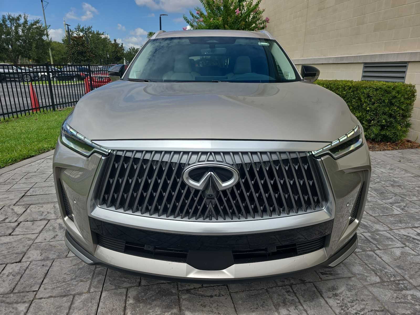2026 INFINITI QX60 LUXE
