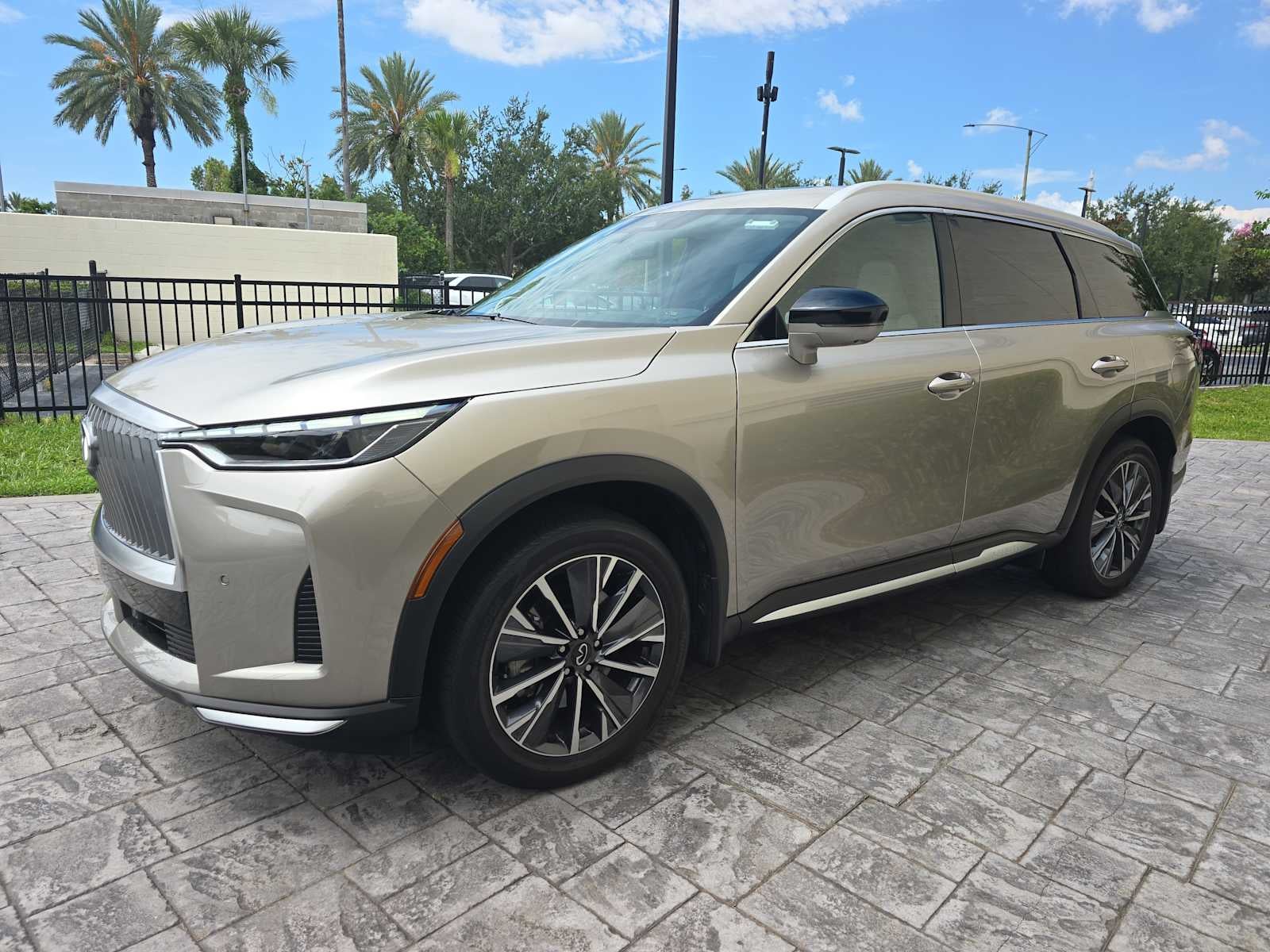 2026 INFINITI QX60 LUXE