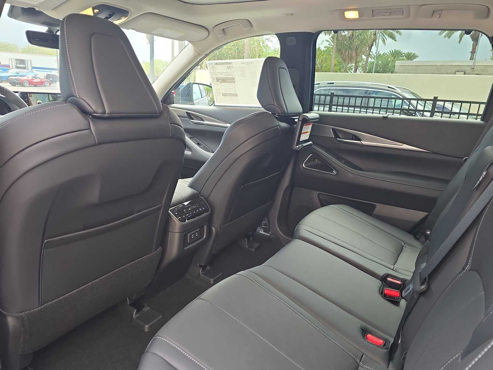 2026 INFINITI QX60 LUXE