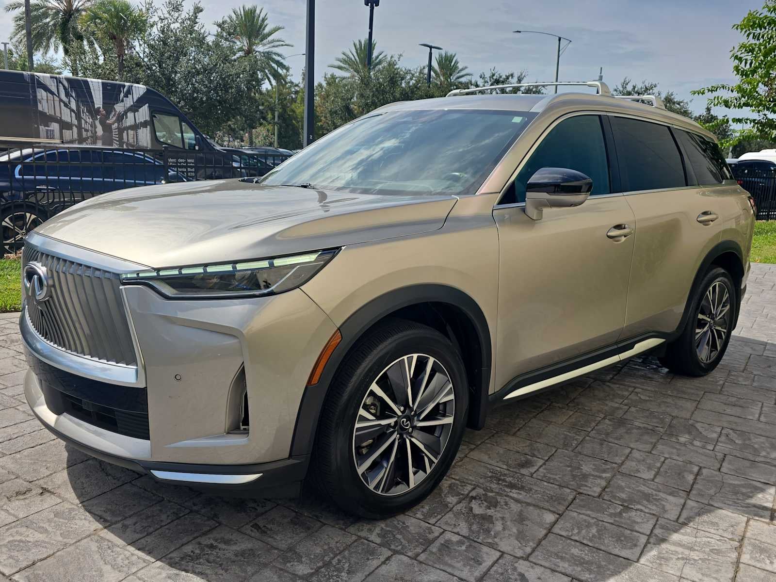 2026 INFINITI QX60 LUXE