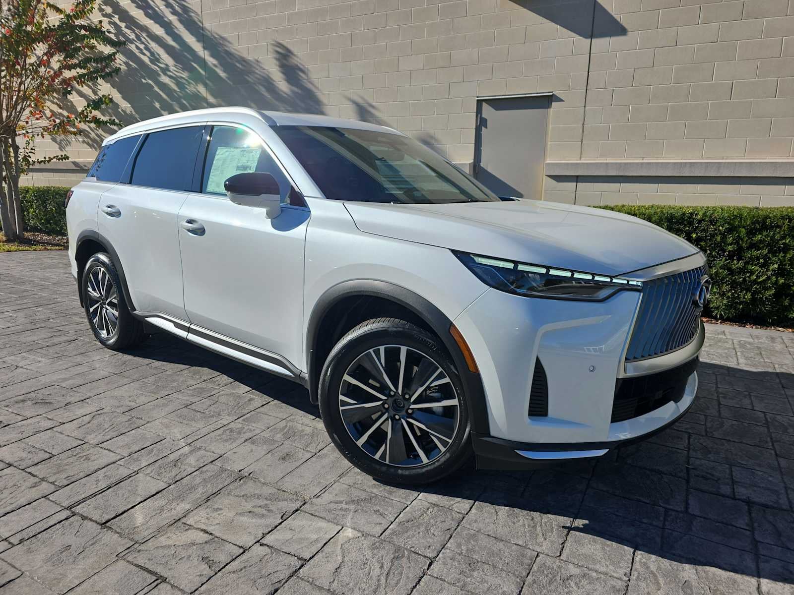 2026 INFINITI QX60 LUXE
