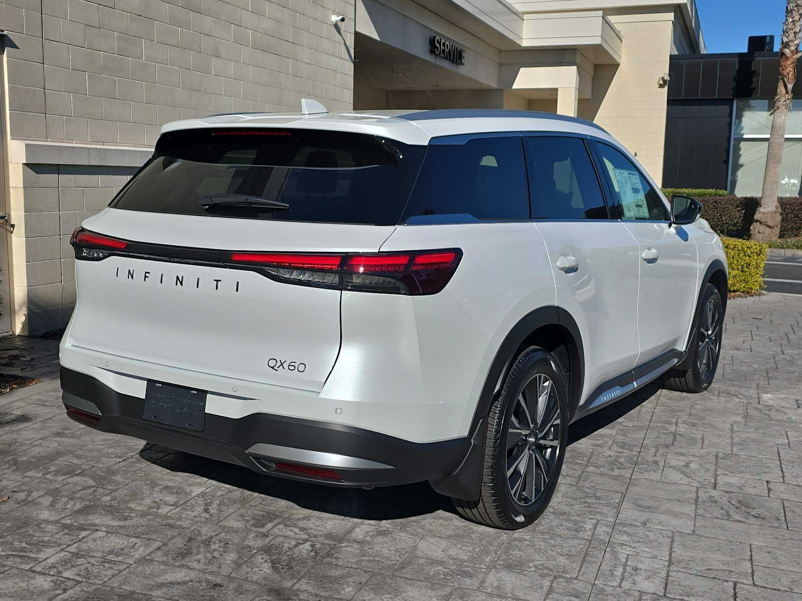 2026 INFINITI QX60 LUXE