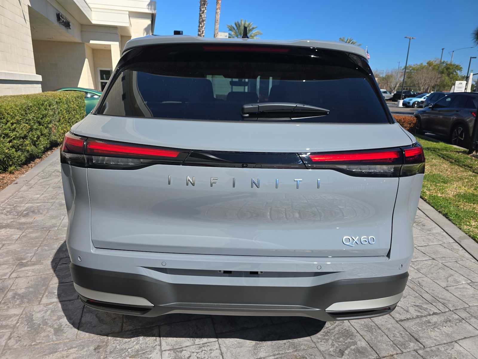 2026 INFINITI QX60 LUXE