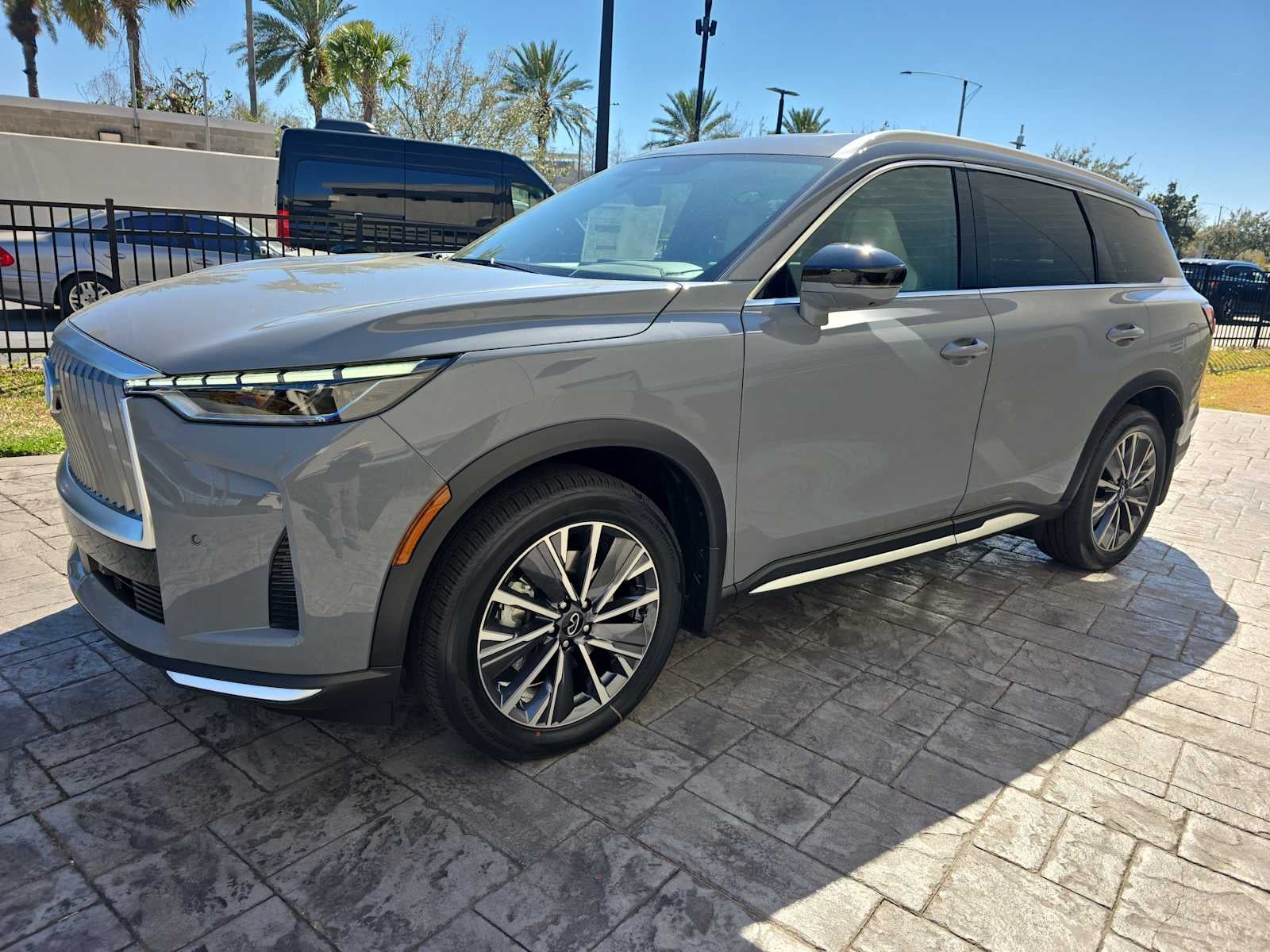 2026 INFINITI QX60 LUXE