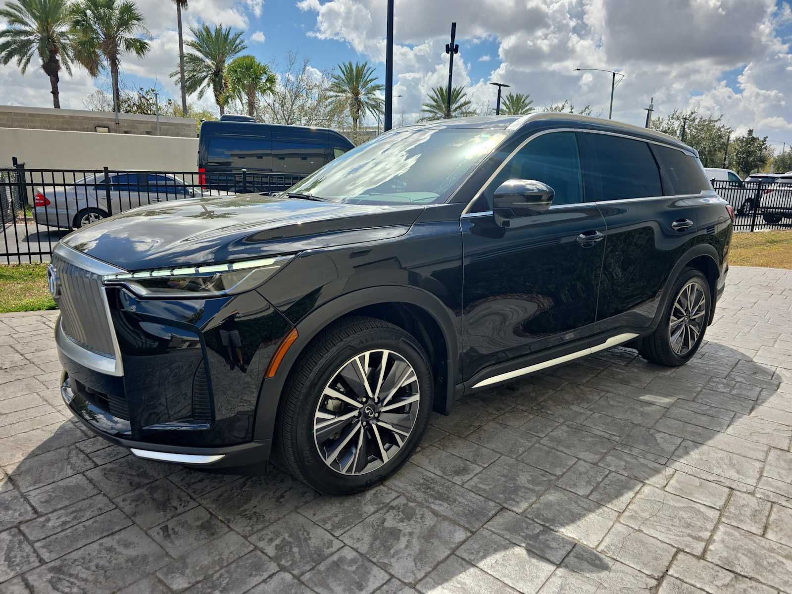 2026 INFINITI QX60 LUXE