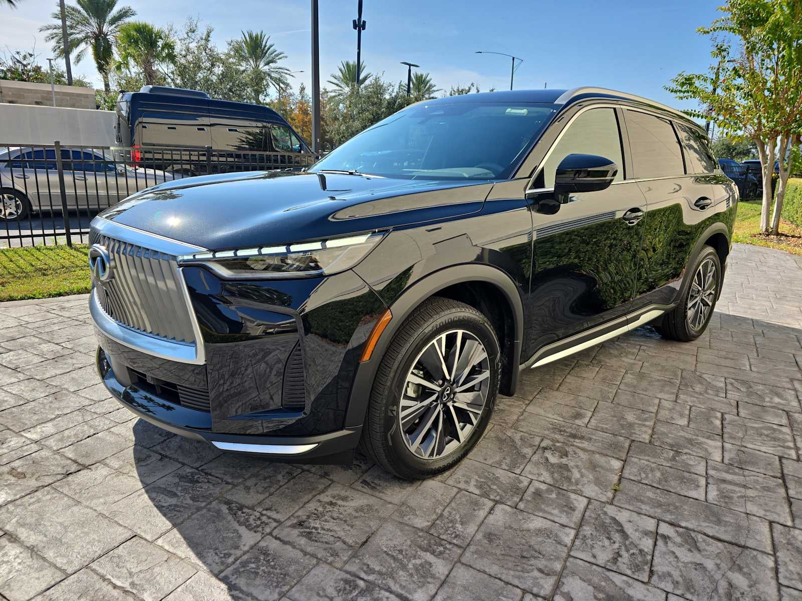 2026 INFINITI QX60 LUXE