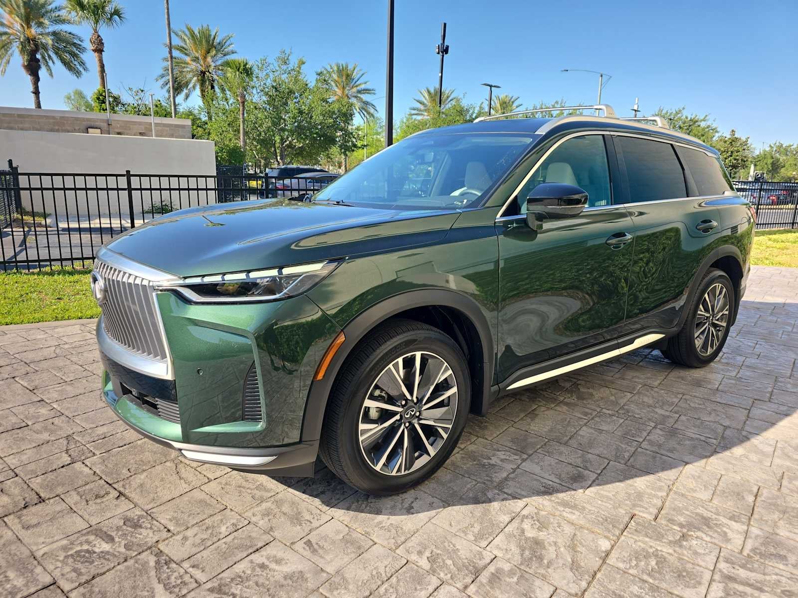 2026 INFINITI QX60 LUXE