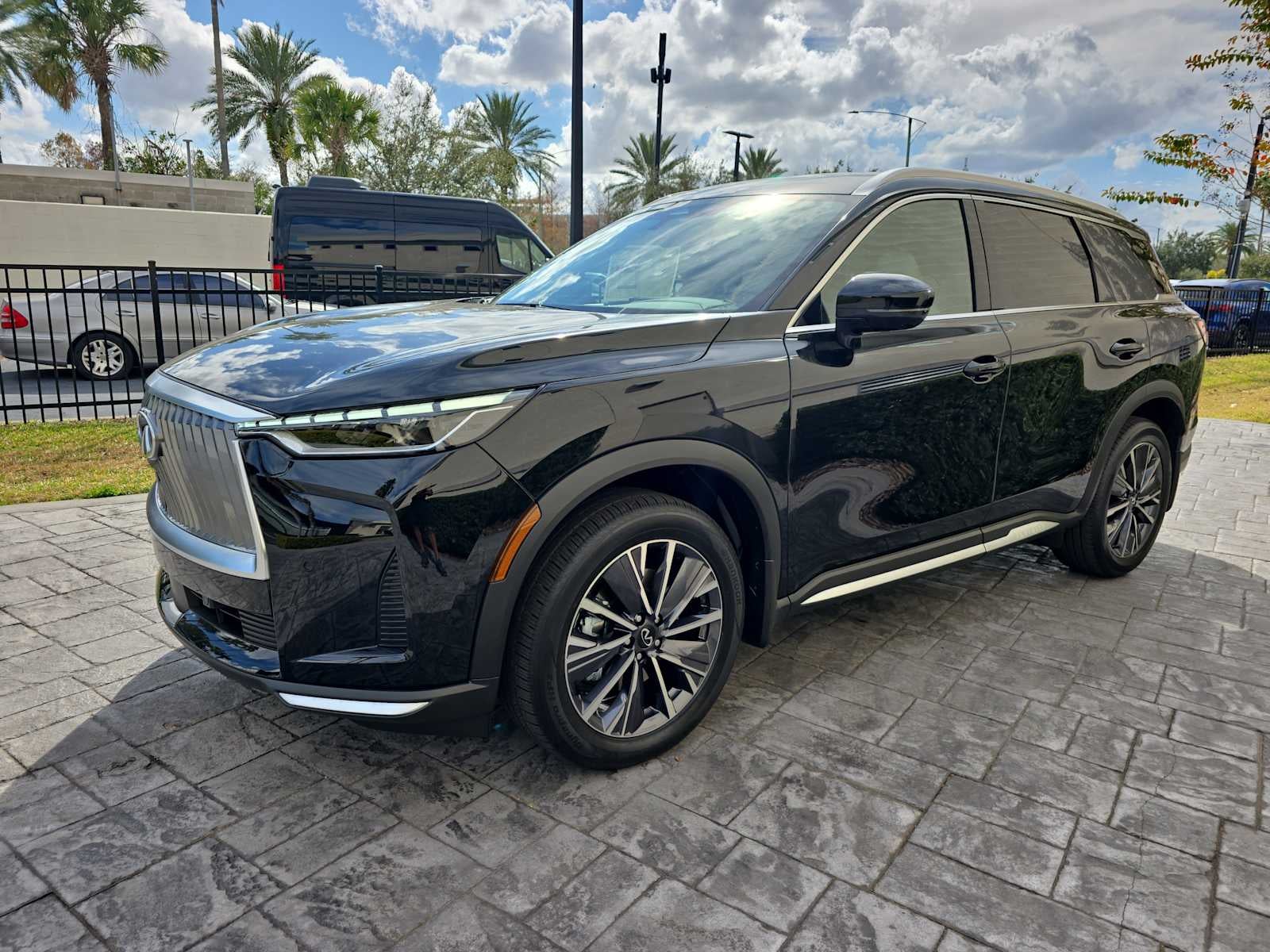 2026 INFINITI QX60 LUXE