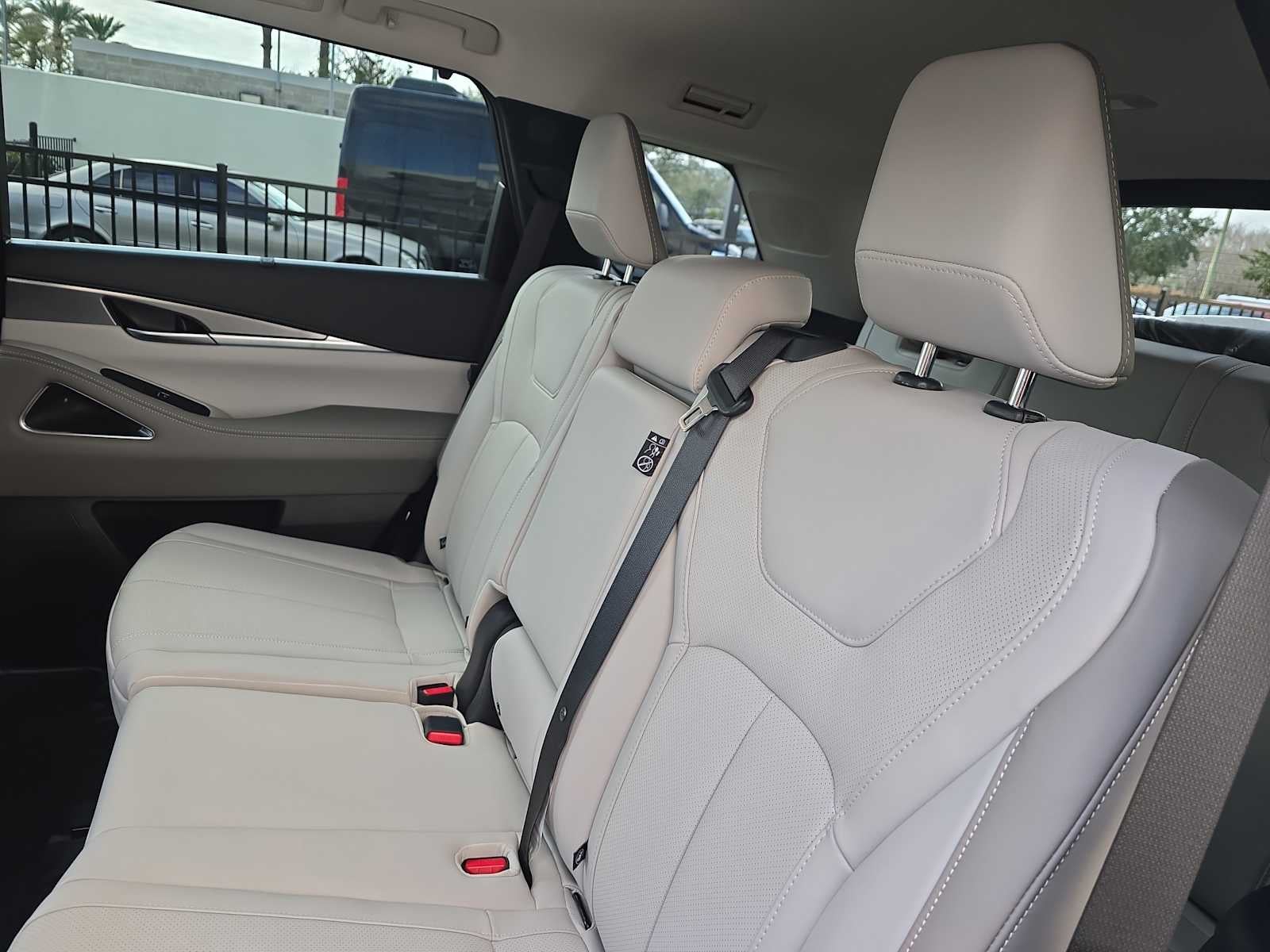 2026 INFINITI QX60 LUXE