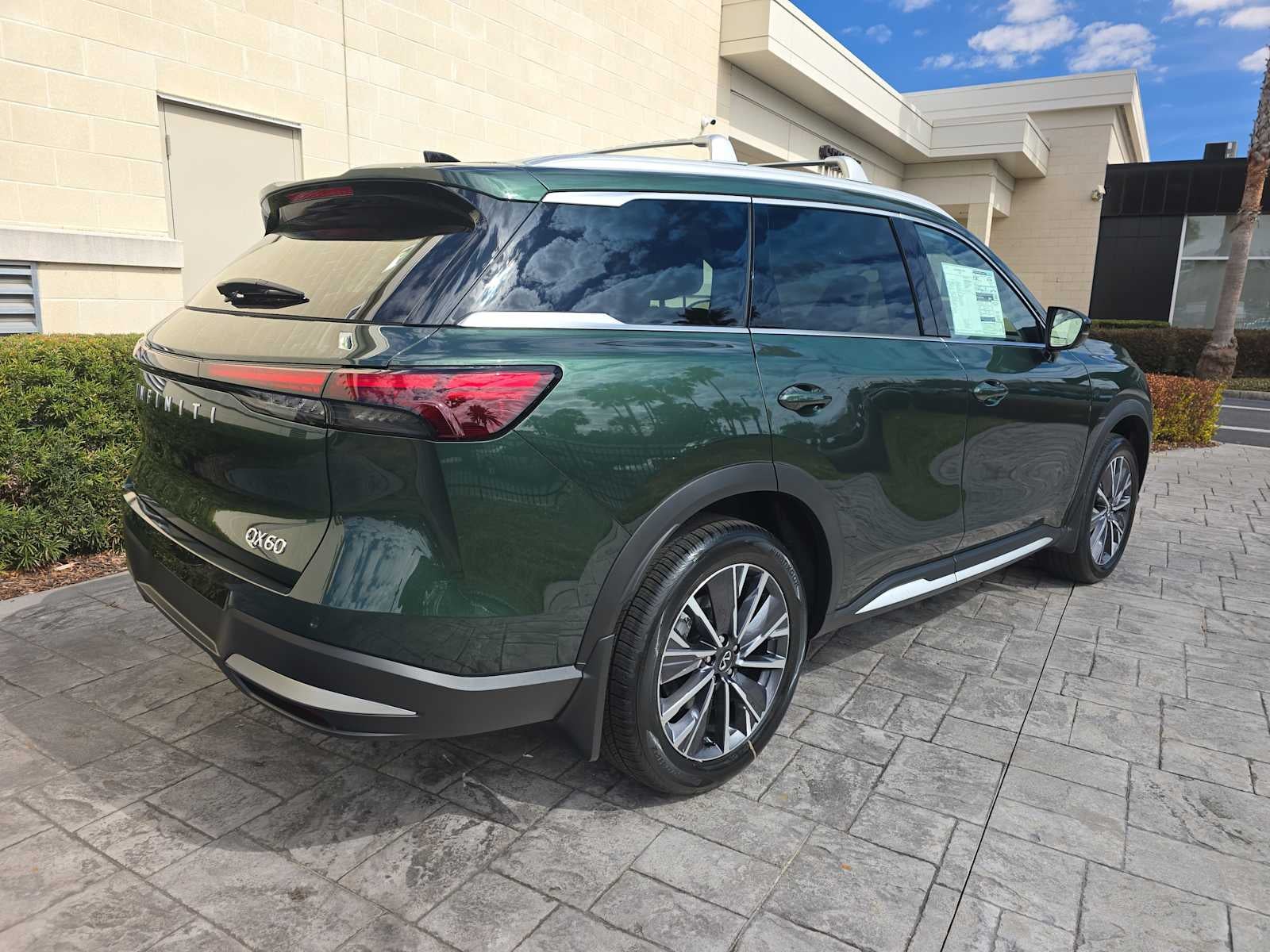 2026 INFINITI QX60 LUXE