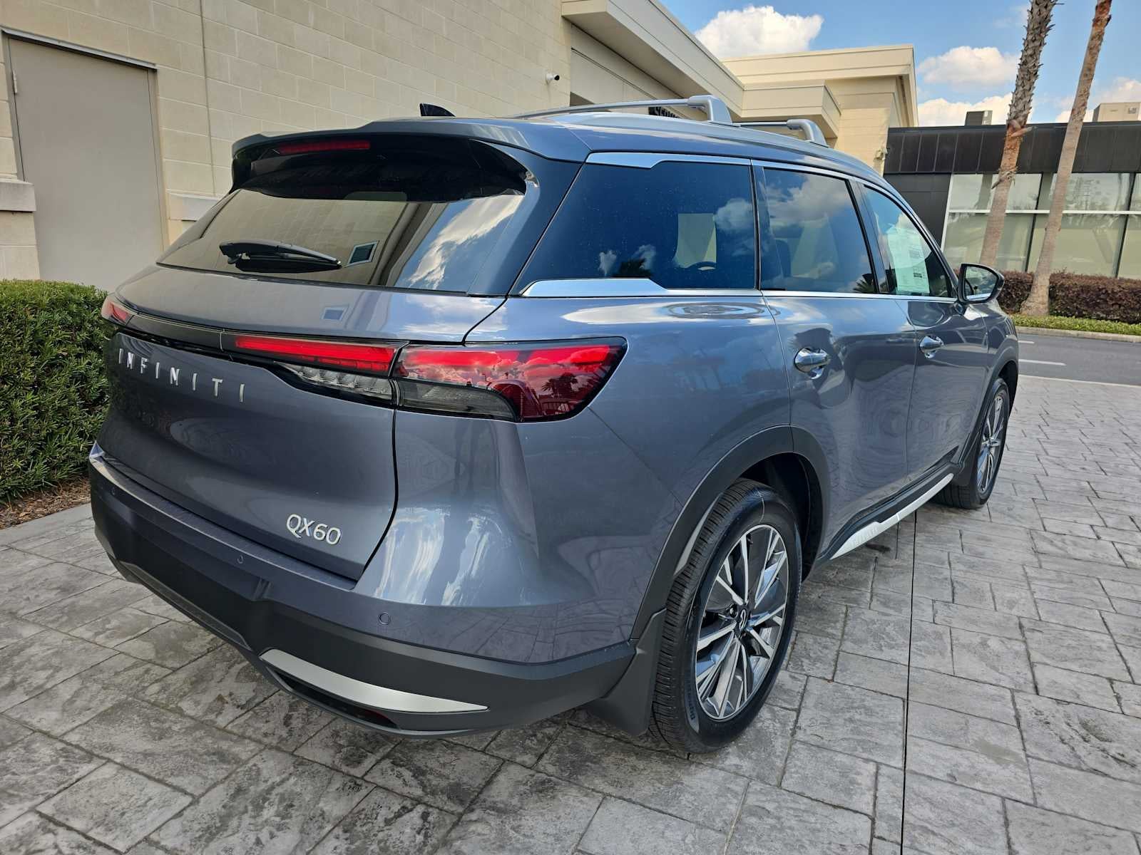 2026 INFINITI QX60 LUXE