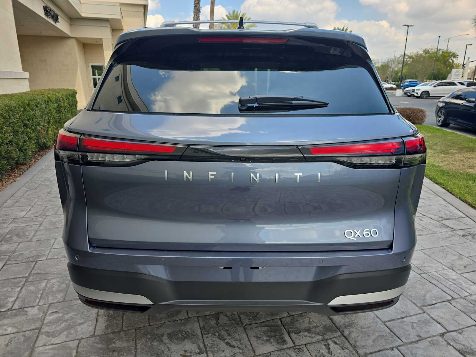 2026 INFINITI QX60 LUXE
