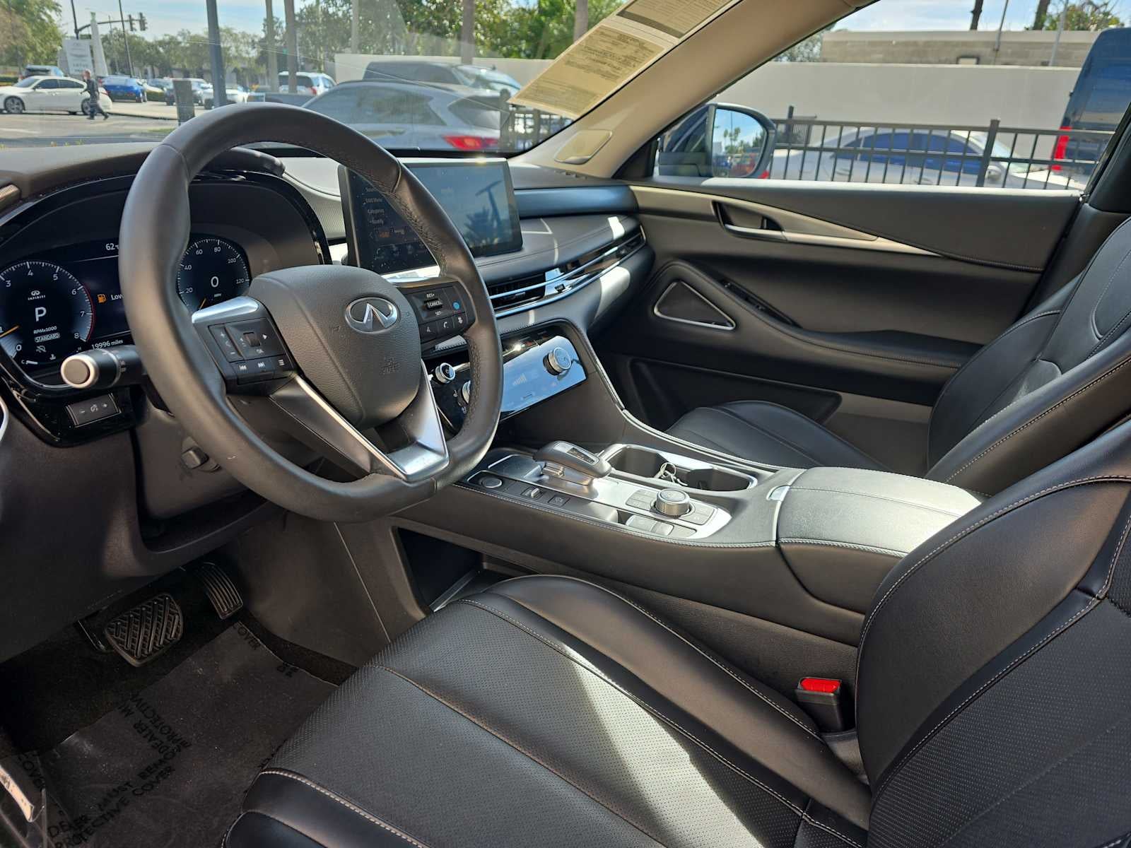 2025 INFINITI QX60 LUXE